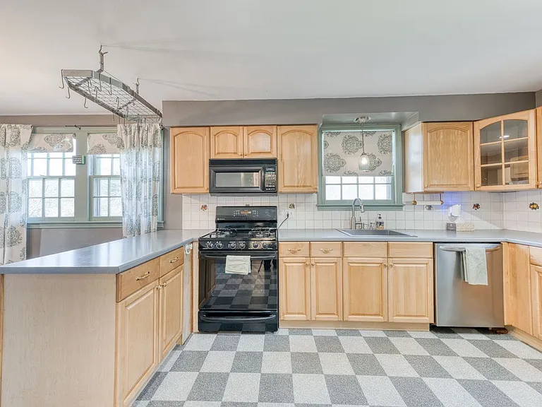 65 Tyler Lake Hts — Photo 9