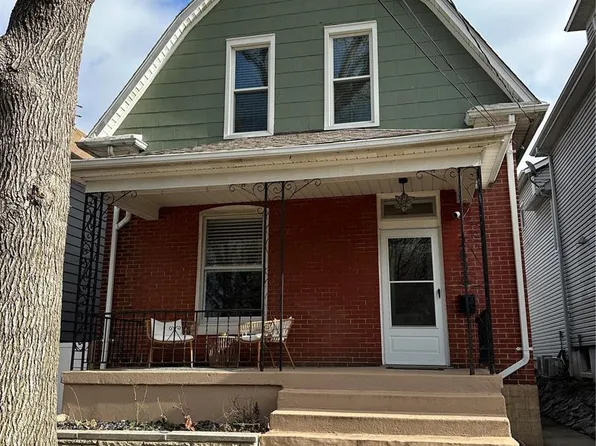 2830 Burgess Ln, Saint Louis, MO 63143
