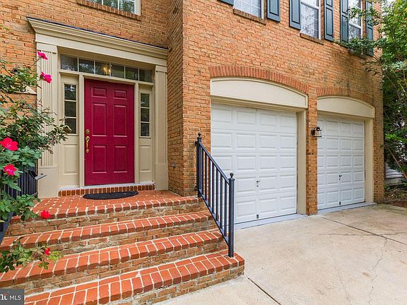 3rd image of 528 Skidmore Blvd