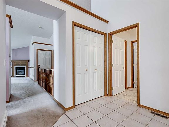 4th image of 20 SW Douglasview Park SE
