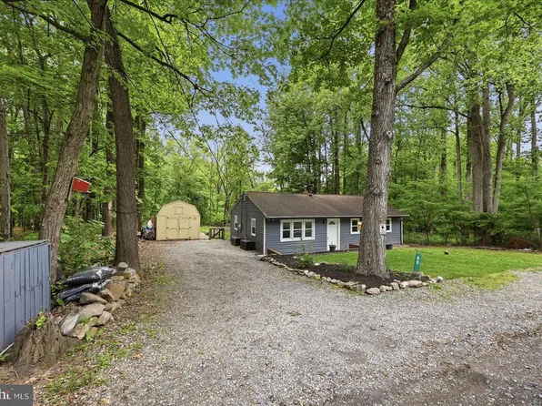65 Floral Ln, Harpers Ferry, WV 25425