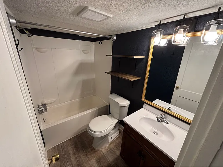 412 S 10th St #2 — Photo 5