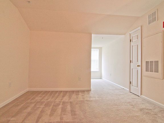 4th image of 13061 Elm Tree Dr APT 402