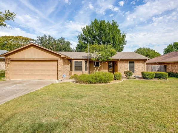 1329 Lampasas Dr, Benbrook, TX 76126