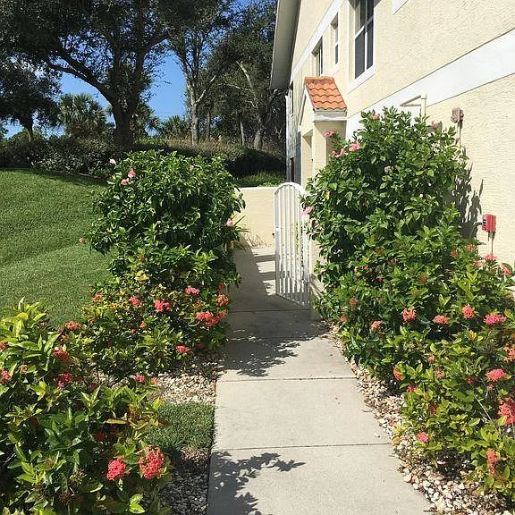 5055 Cedar Springs Dr #101 — Photo 2