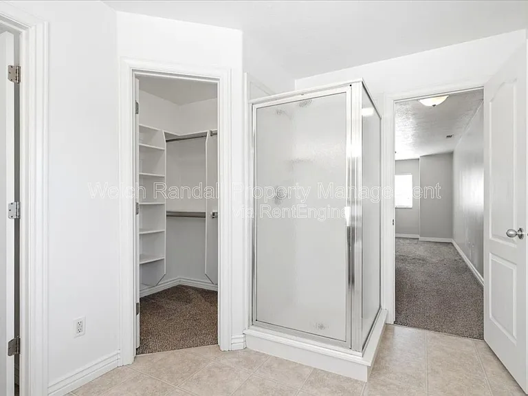 672 E Clearwater Dr N — Photo 18
