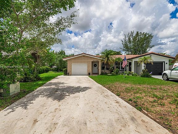 3rd image of 10700 NW 37th St