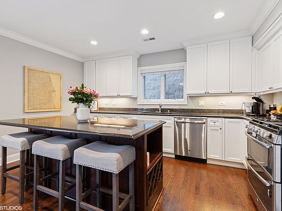 4th image of 3334 N Clifton Ave APT 4