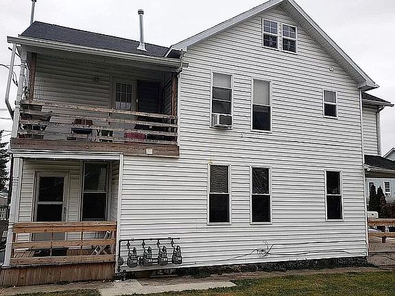 5th image of 416 Grand Ave