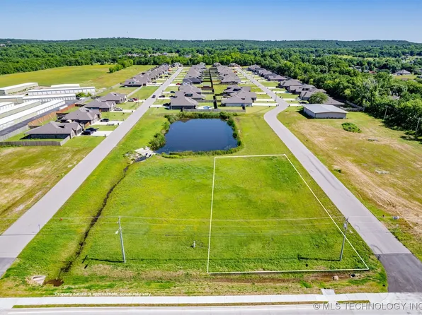 103 N Phillips St, Skiatook, OK 74070