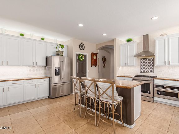 3rd image of 14088 W POINSETTIA Drive