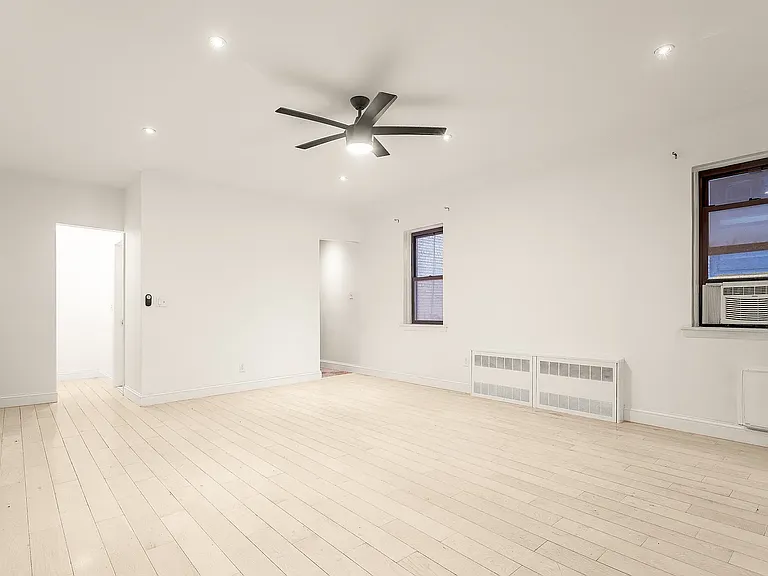 216 W 78th St #1E — Photo 5