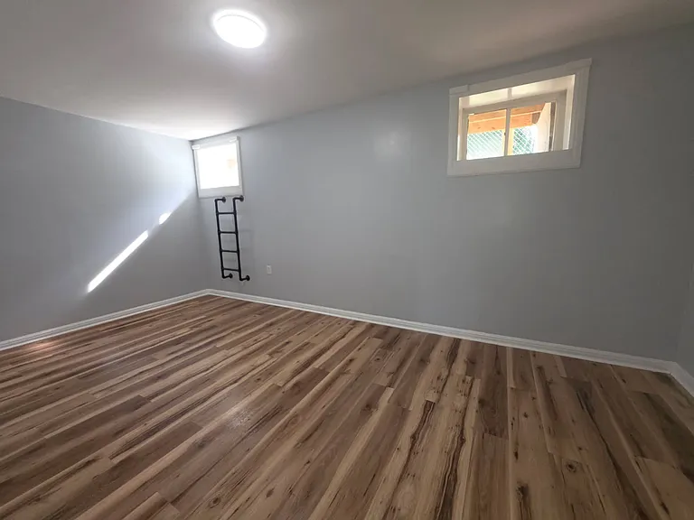 2422 Highland Dr #2 — Photo 4