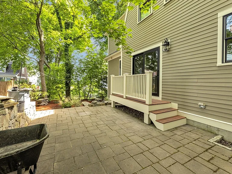 11 Chase Ave #1 — Photo 34