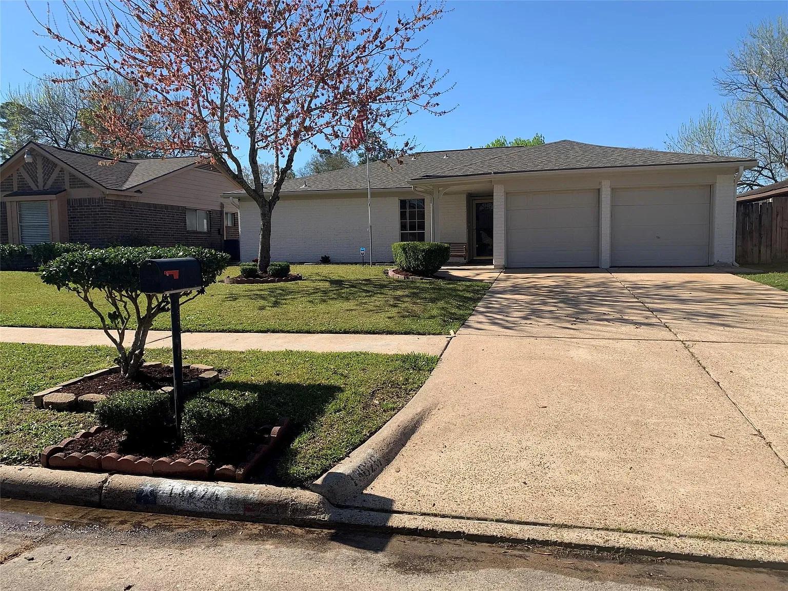 3 bed, 2.0 bath, 1541 sqft, $2,100 — Photo 3
