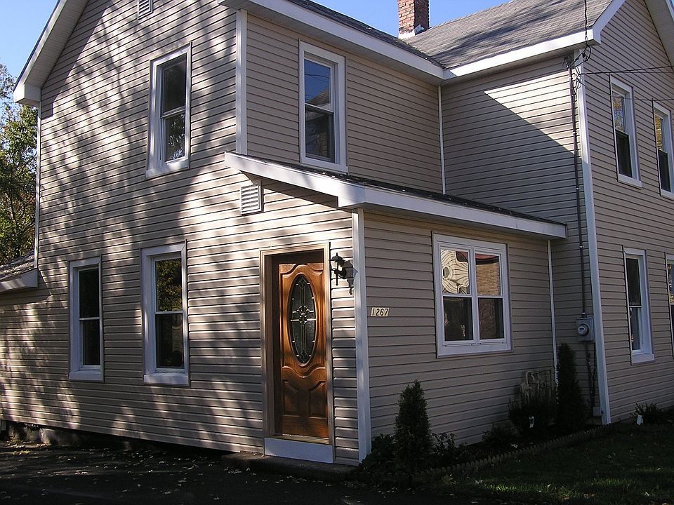 1267 Main St