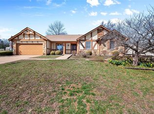 131 Hunters Pointe Dr, Saint Charles, MO