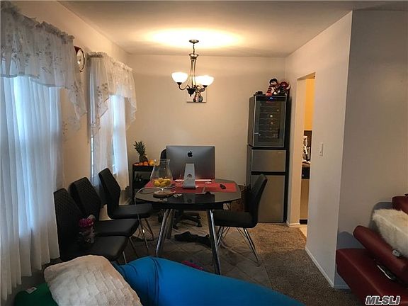 3rd image of 1109 Towne House Vlg