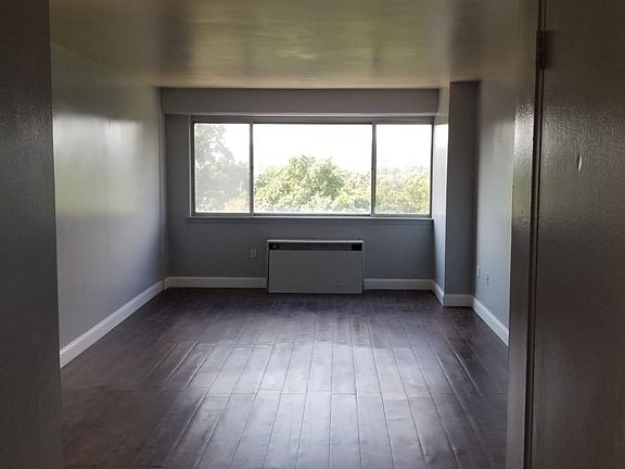5th image of 275 Prospect St APT 9L