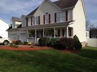 35 Market St, Hurricane, WV 25526