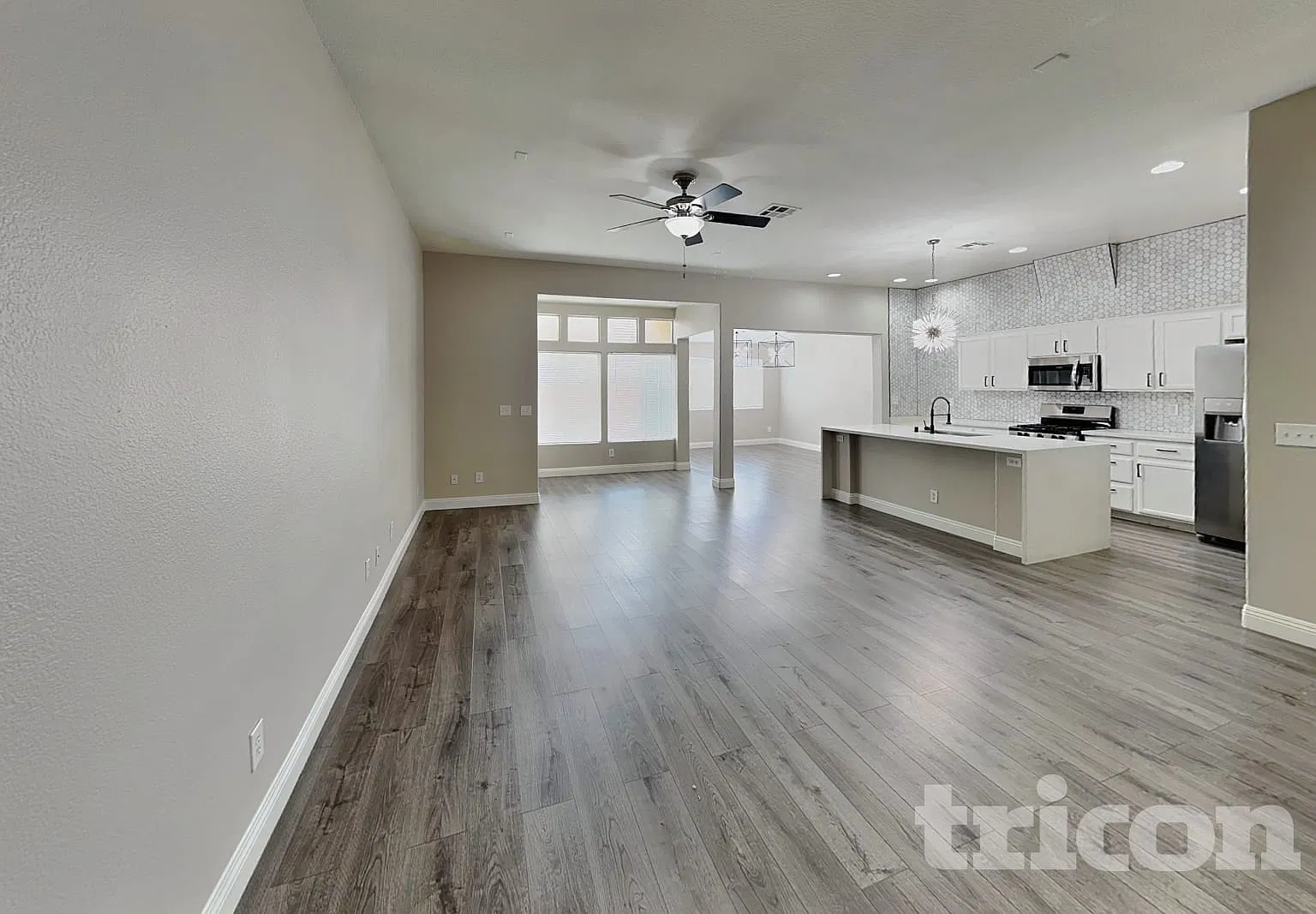 6211 Cumberland Gap Avenue Las Vegas NV — Photo 4