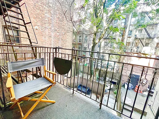 Rented by Century 21 Premier  | media 10