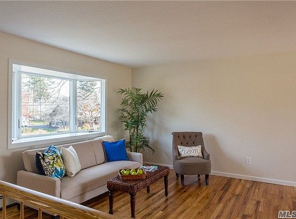 3rd image of 268 Northern Blvd