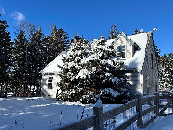 3rd image of 510 Grand Marsh Bay Road