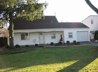 276 Wright Ave, Carle Place, NY 11514