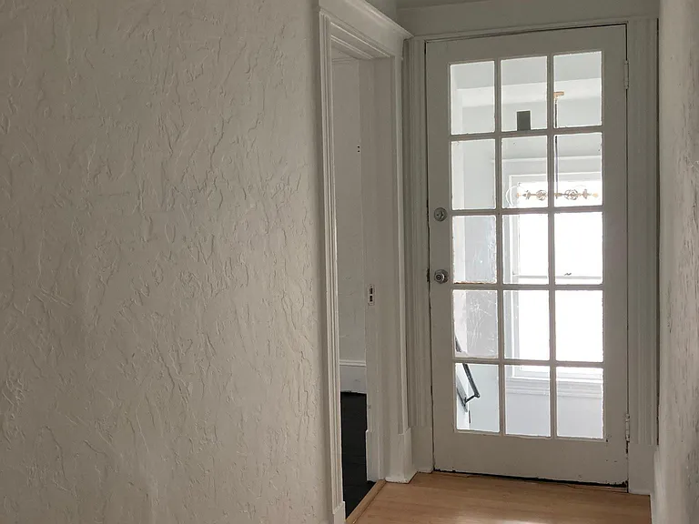 136 King St #B — Photo 3