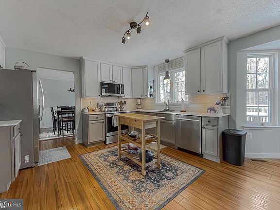 5th image of 109 Discovery Ct