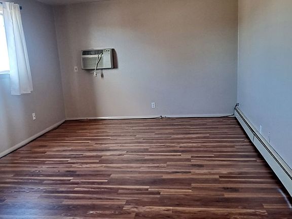 2nd image of 1640-1650 Moore Ave #31