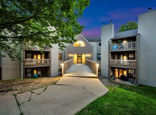 2714 W Willowlake Dr APT 201, Peoria, IL 61614