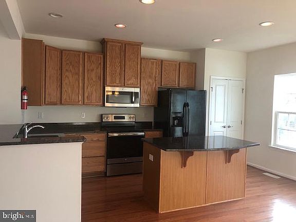 2nd image of 42 Village Green Ln