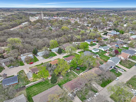 2nd image of 311 Clair Ln