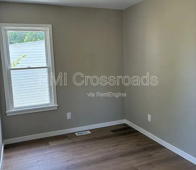 1605 Winchester Ave #1 — Photo 9