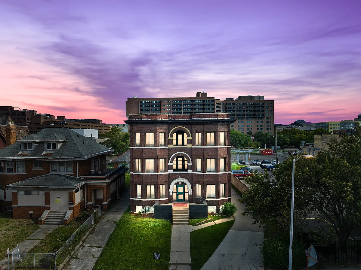 Building Photo - 68 E Willis St #4
