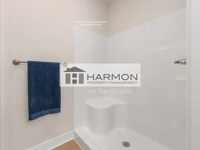 2054 N Reece Rd — Photo 11