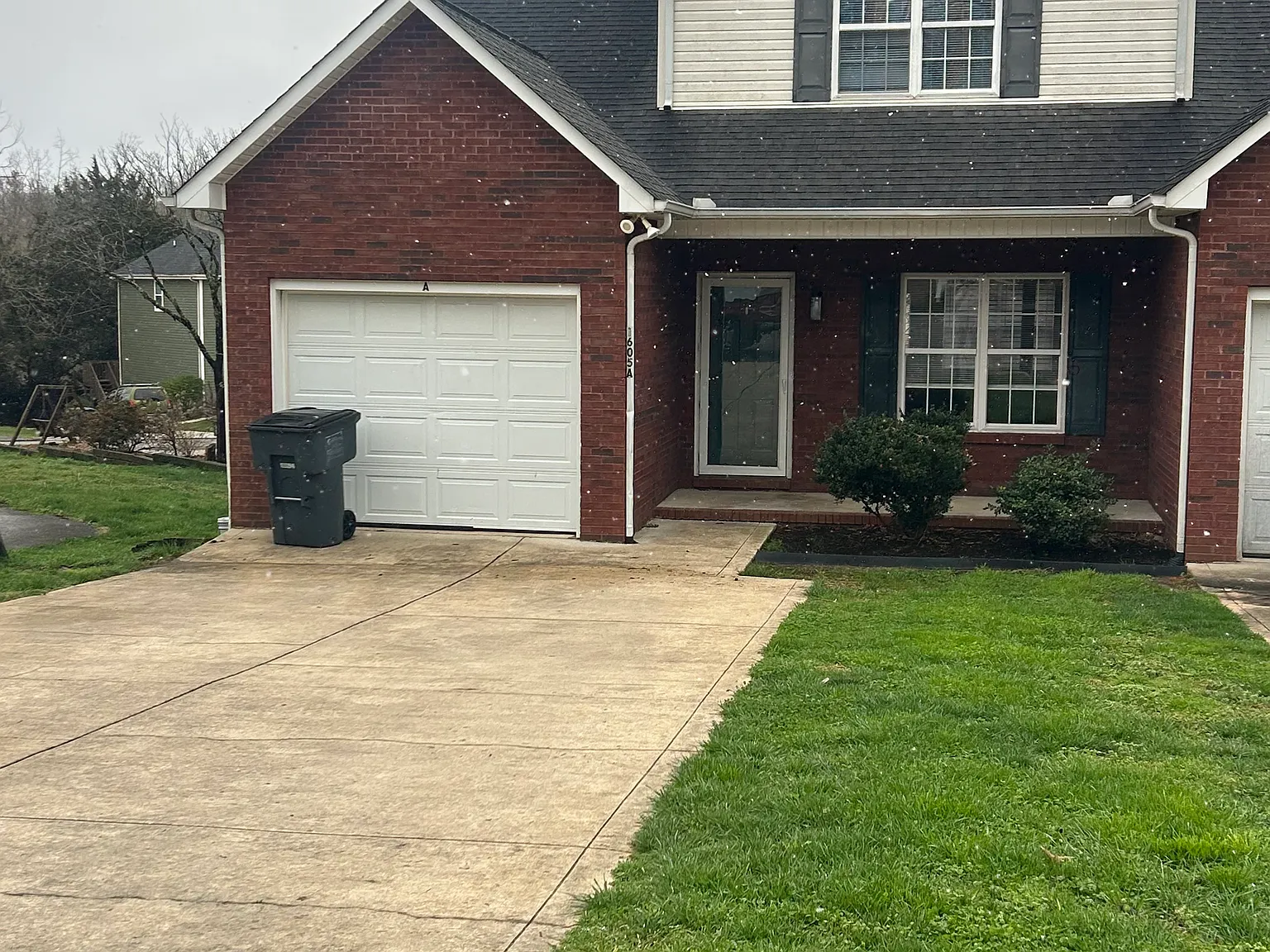 3 bed, 2.5 bath, 1200 sqft, $1,650 — Photo 2