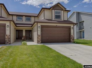 803 6th St, Evansville, WY 82636