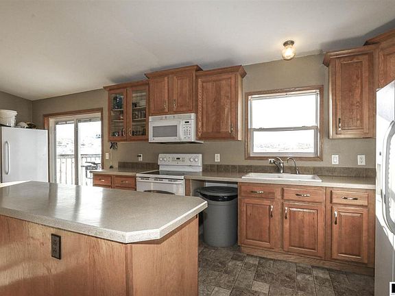 4th image of 5400 Appian Way