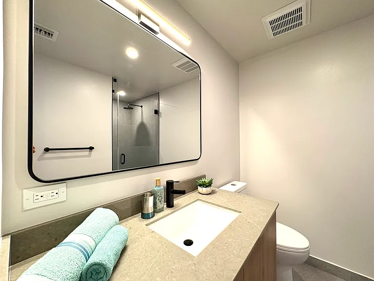 121 NE 5th St #1700 — Photo 16