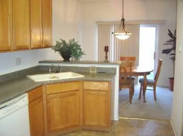 87 E Haines Dr, Hainesville, IL 60030