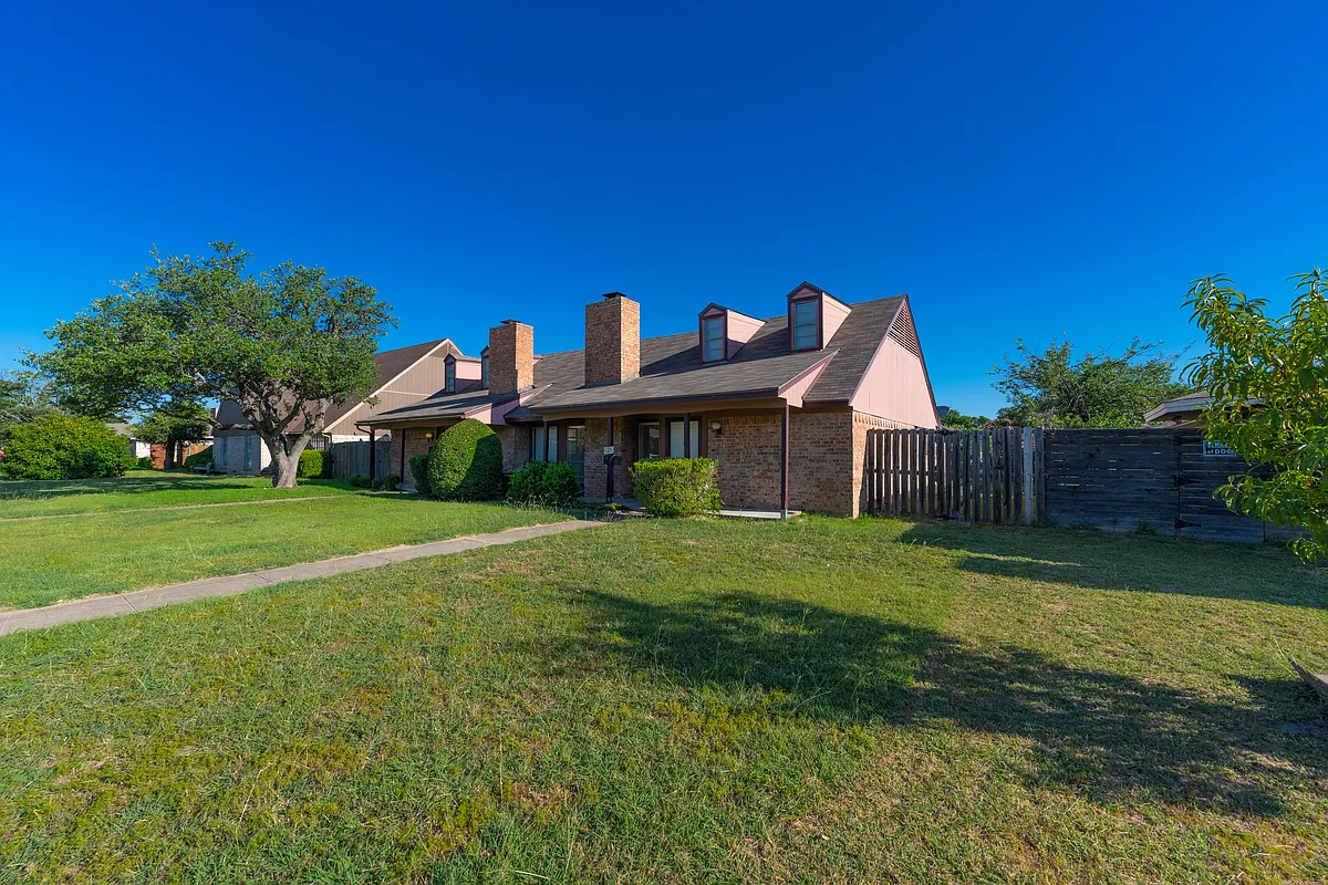 Building Photo - 625 Woodhaven Pl