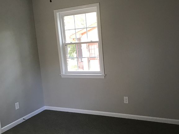 3rd image of 1242 Essex Pl