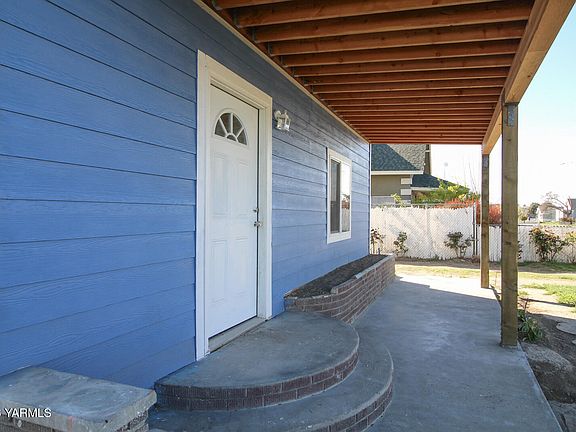 2nd image of 705 S Satus Ave