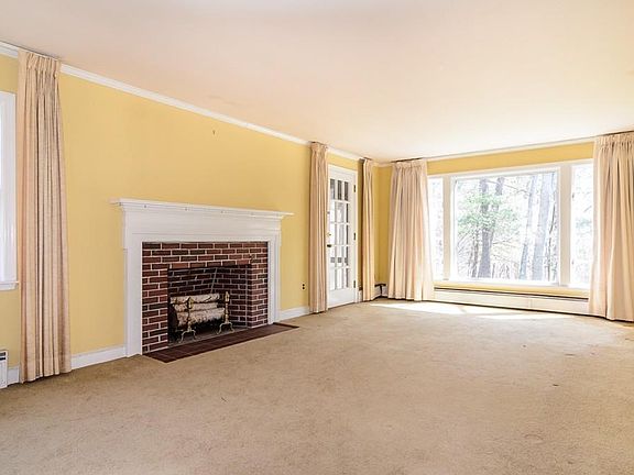 4th image of 11 Skyline Dr