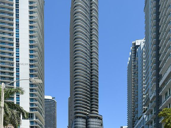 4th image of 1000 Brickell Plz Unit 2014