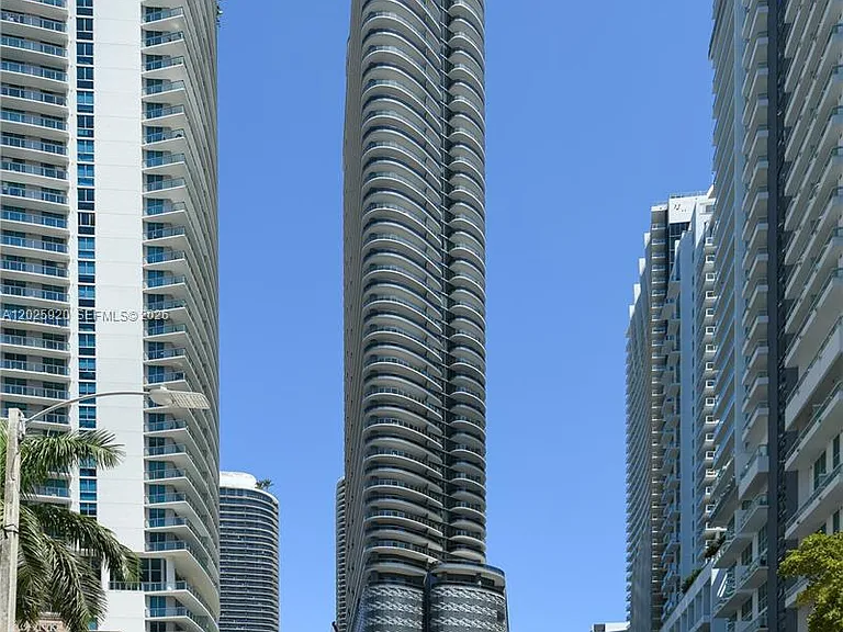 1000 Brickell Plz #2014 — Photo 4