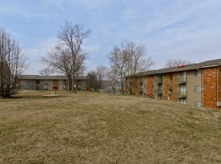 8233 Normandy Trace Ct APT B, Saint Louis, MO 63121